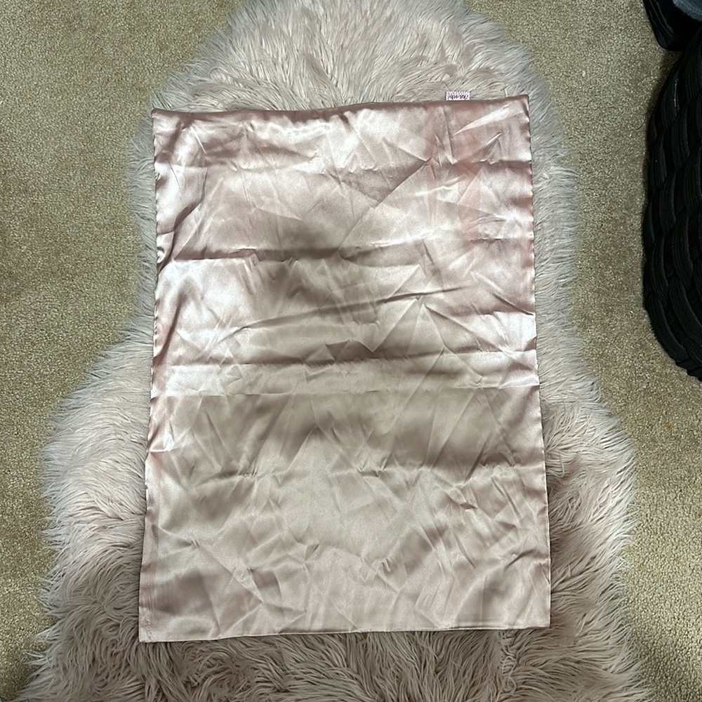 Silk pillow case
